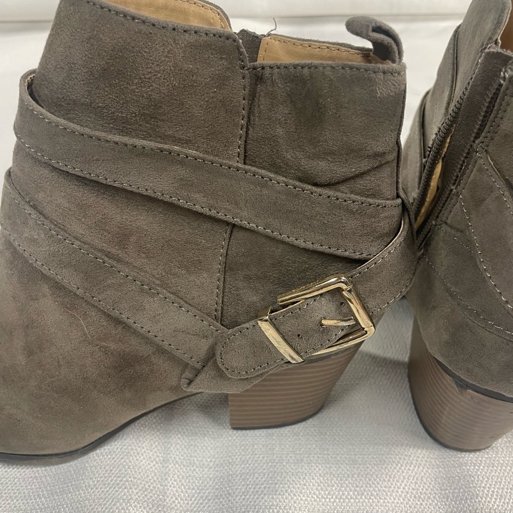 Heeled Ankle Booties -  dark gray brown size 7 - Picture 5 of 7